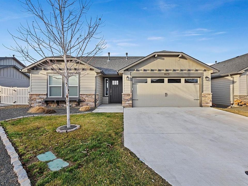 1st image of 2540 W Foxglove Dr