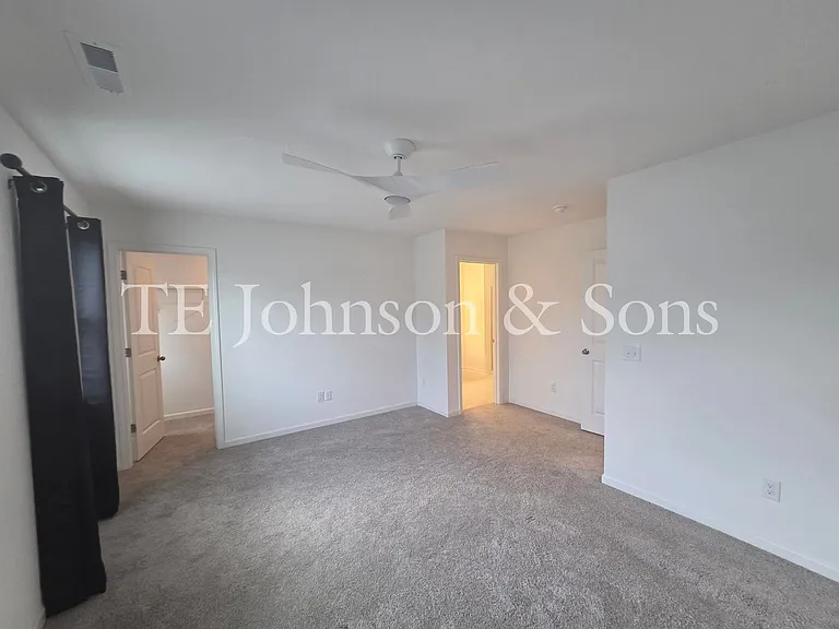 223 Latrobe Ln — Photo 23