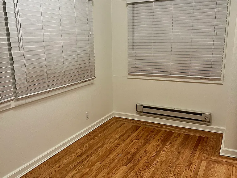4022 Broadway — Photo 21
