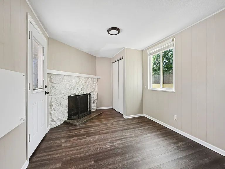 1054 Leyden St — Photo 18