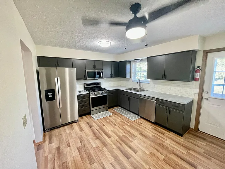 345 Water St — Photo 19