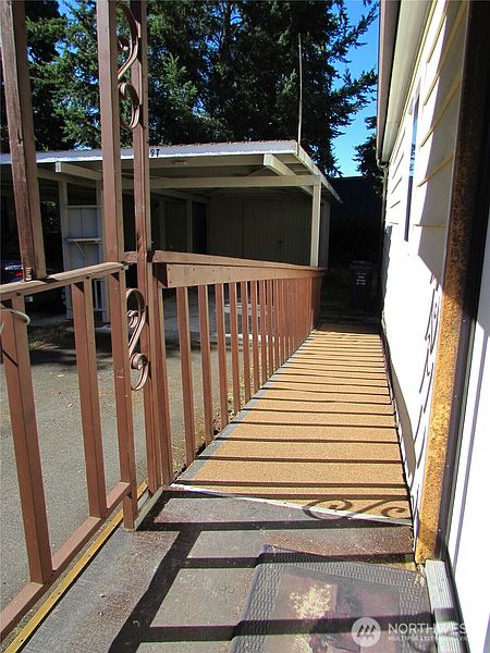 5th image of 11424 36th Drive NE #97