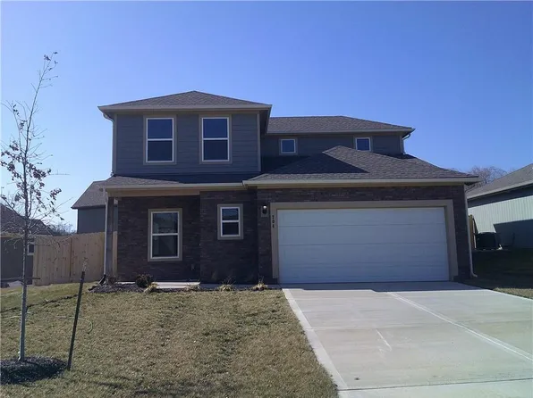 704 Roseberry Dr, Paola, KS 66071