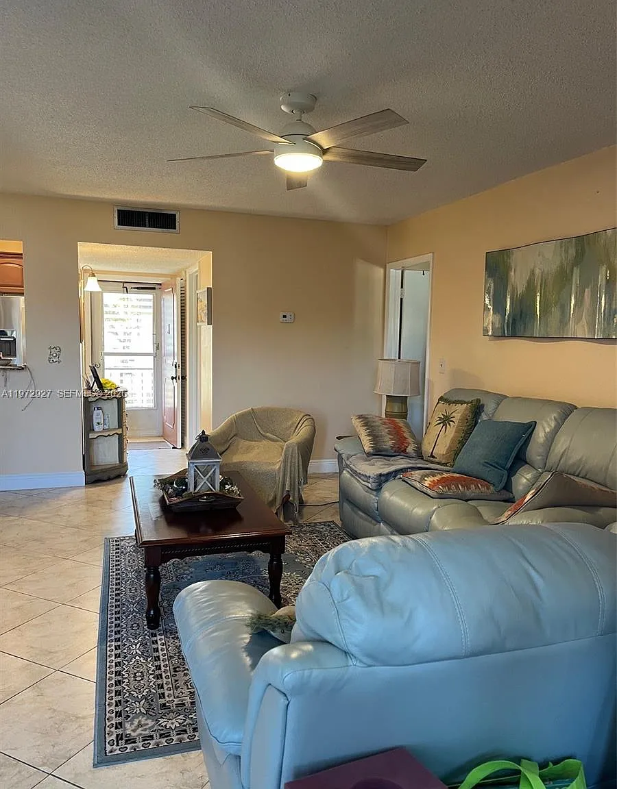 Lakeside Village Condo 6 — Photo 2