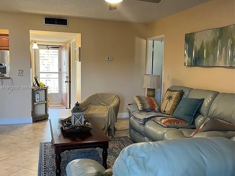 752 Lori Dr #218 — Photo 2