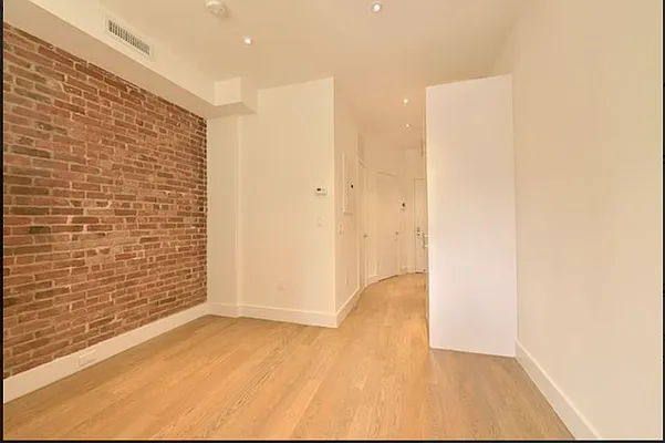 Rented by REAL New York | media 16