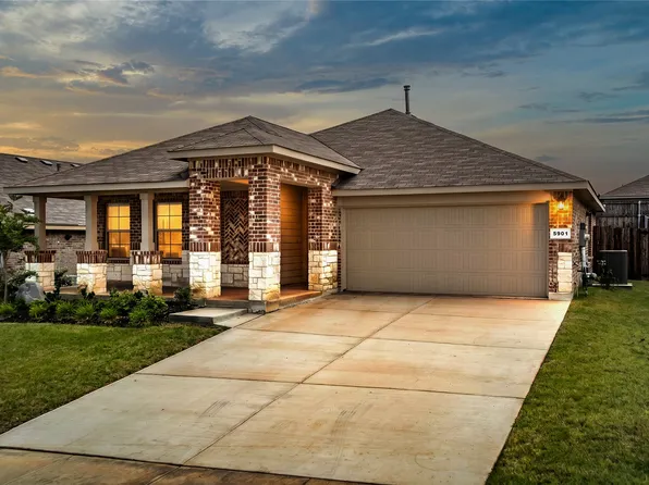 5901 Harvey Gap Ln, Argyle, TX 76226