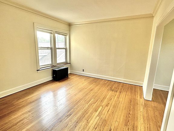 4th image of 2118 W Giddings St APT 3B