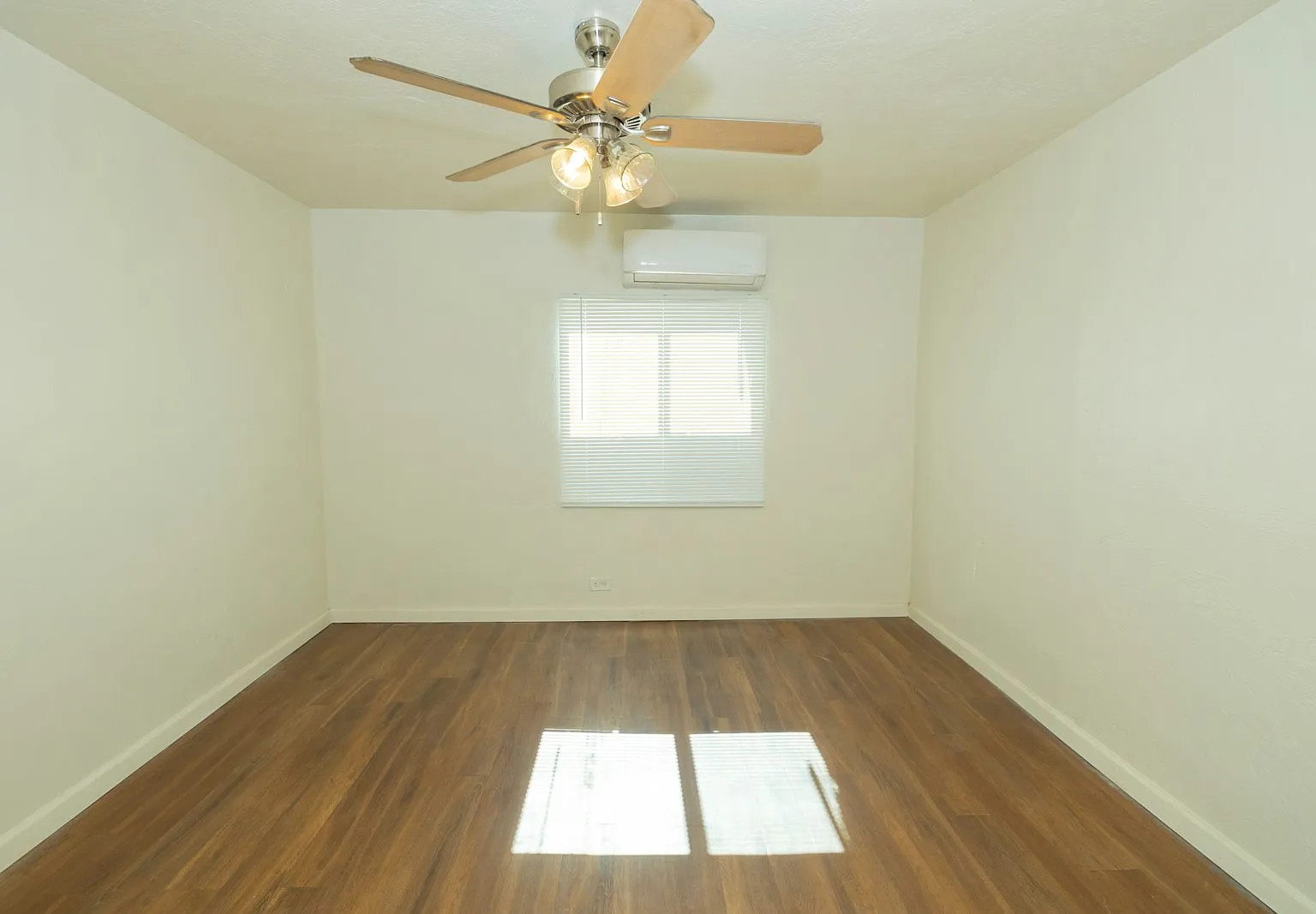 1181 W 8th Pl, Unit 2 — Photo 1