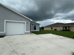 1103 Gleason Pkwy, Cape Coral, FL 33914