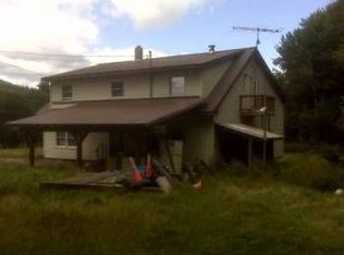 174 Ridge Rd, Peru, ME 04290