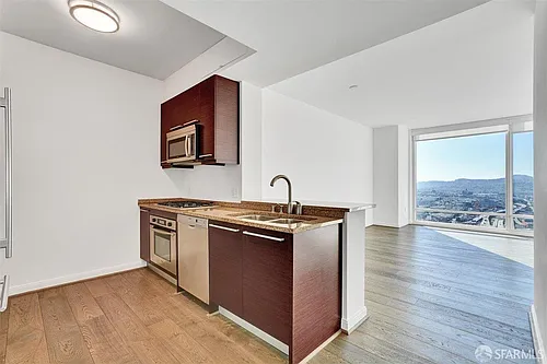 425 1st St Photo 1