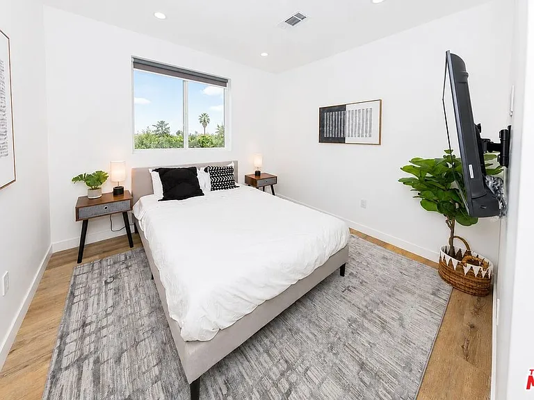809 N Cherokee Ave #1/2 — Photo 8