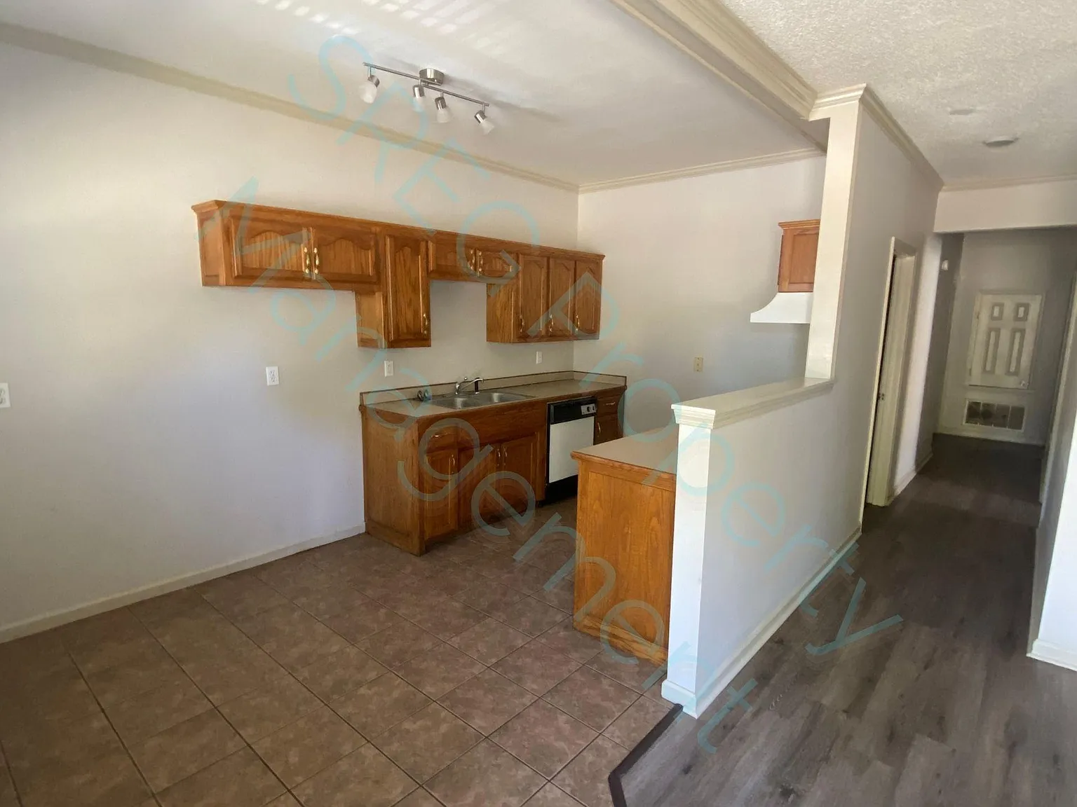 2 bed, $950 — Photo 2