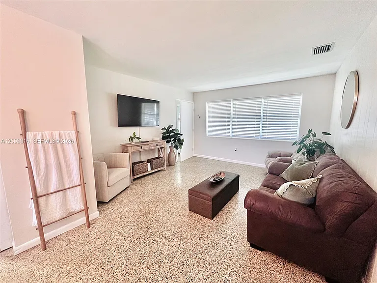 9840 SW 165th Ter — Photo 7