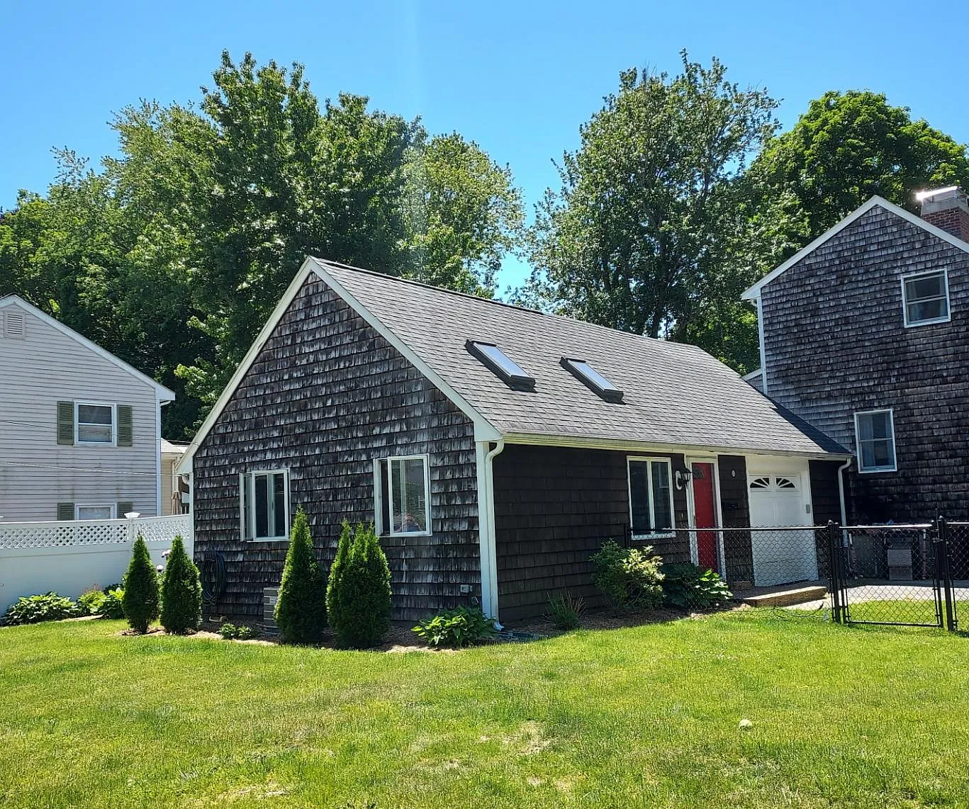 90 Tower Ave — Photo 2