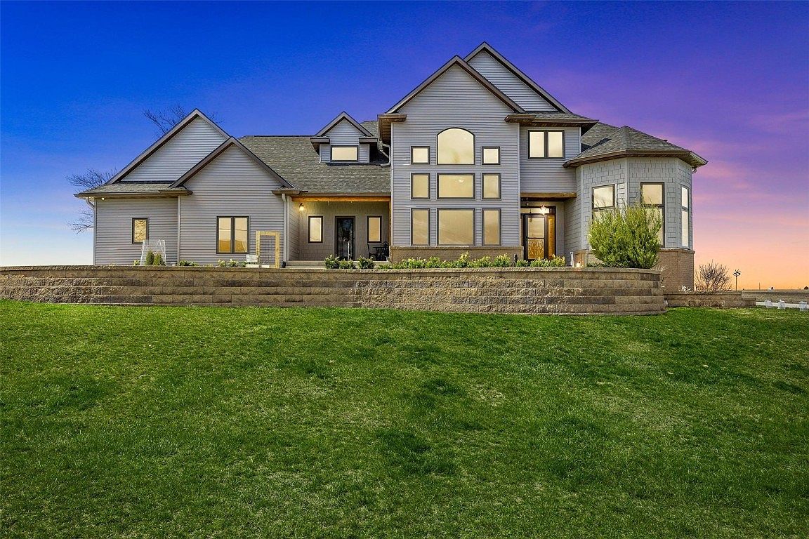 2756 72nd St, Newhall, IA 52315 Zillow