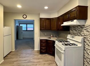 176 Central Ave, Metuchen, NJ 08840