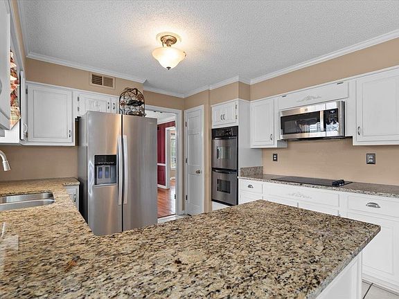 3rd image of 7764 Cross Village Dr