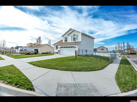 3rd image of 867 E Uintah Ave