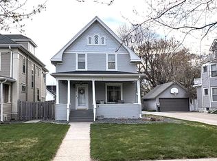 429 7th St S, Moorhead, MN 56560