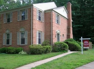 7921 Treeside Ct, Springfield, VA 22152