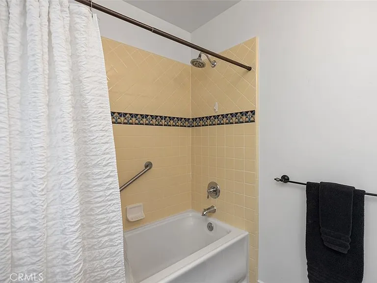 240 Avenida Rosa #B — Photo 25