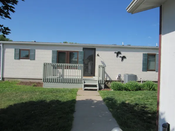 66 Lakeview Acres Dr #14A, Elwood, NE 68937