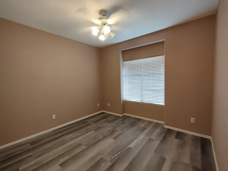 1610 Davilla St — Photo 16