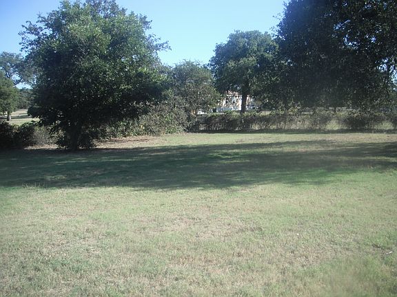 Large fenced Yard