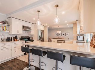 164 Greenmeadow Ave, Thousand Oaks, CA 91320