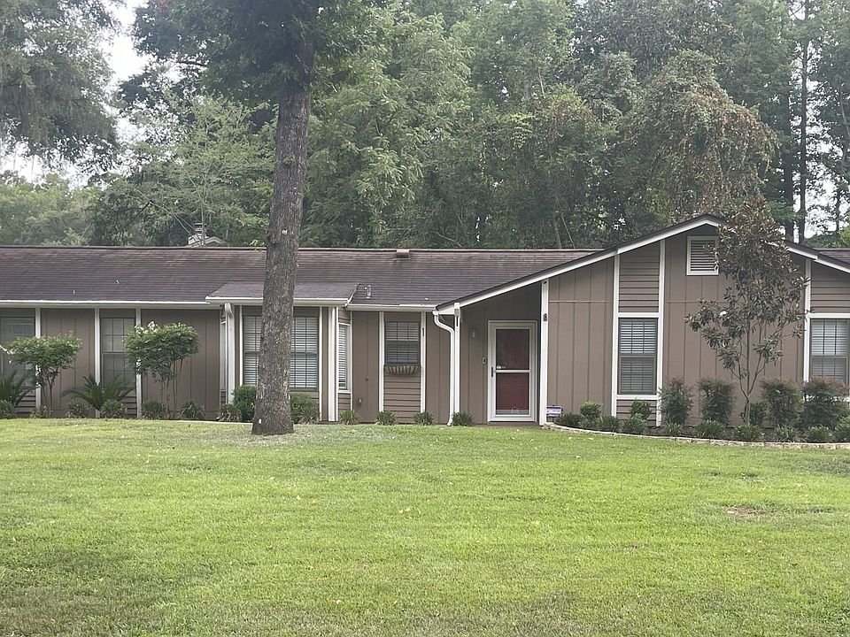 1st image of 1104 Cross Creek Cir