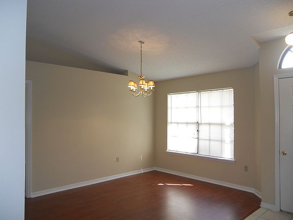 2nd image of 2378 Greenbrier St