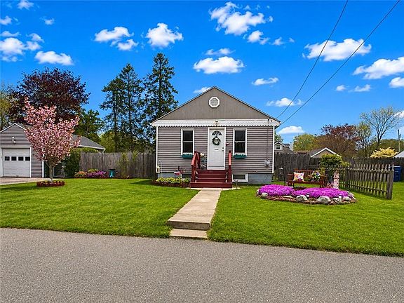 4th image of 78 Shand Ave