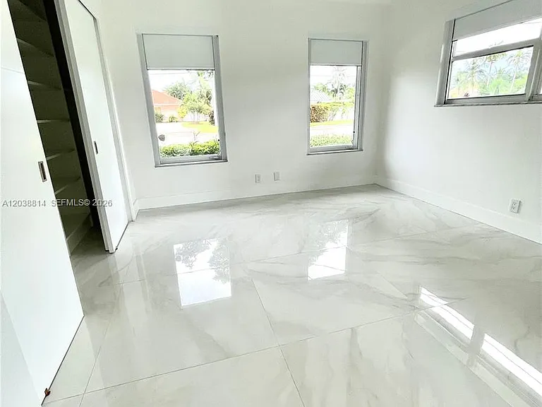 5721 Bayview Dr — Photo 4