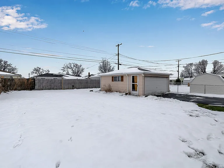 67 Crandon Blvd — Photo 25