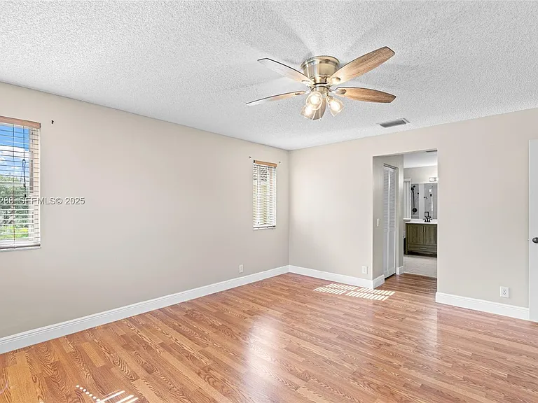 4490 Foxtail Ln — Photo 5