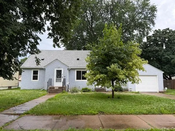 132 Richmond St E, South Saint Paul, MN 55075