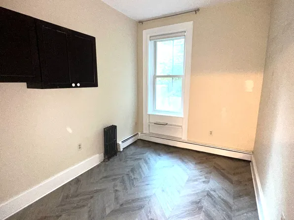 622 Park Avenue image 5 of 13