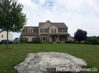 39 Dietz Ln, Mount Joy, PA 17552