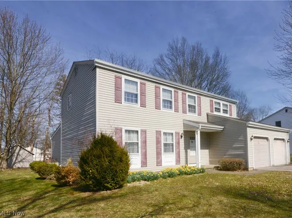 546 Green Garden Dr, Youngstown, OH 44512