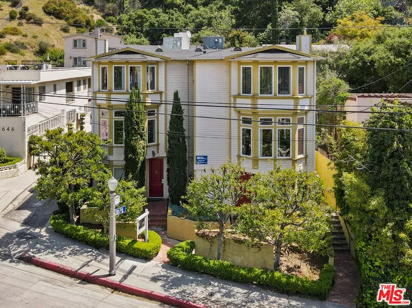 2640 N Beachwood Dr, Los Angeles, CA 90068