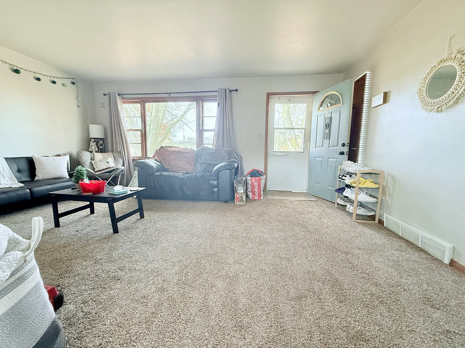 3 bed, 1232 sqft, $1,350 — Photo 4