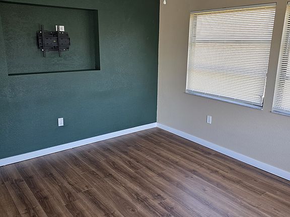 2nd image of 1061 Citrus Rd