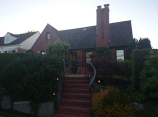 2002 36th Ave W, Seattle, WA 98199