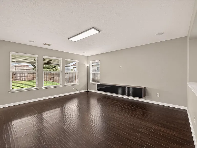 18302 Walden Gate Ln — Photo 11