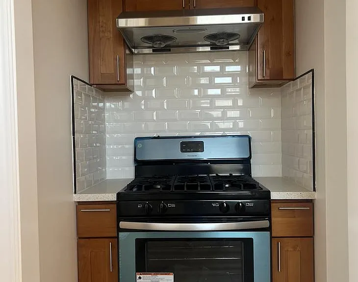 917 Cole St #9 — Photo 8