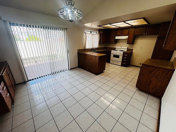 4th image of 3007 Calle Del Sol