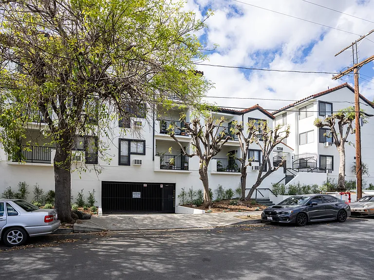 Mansfield Terrace Apartments — Photo 13