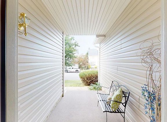 4th image of 46547 Cedarhurst Dr